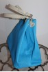 Modrá kožená kabelka